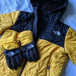 Boy's size Small North Face Winter coat and gloves